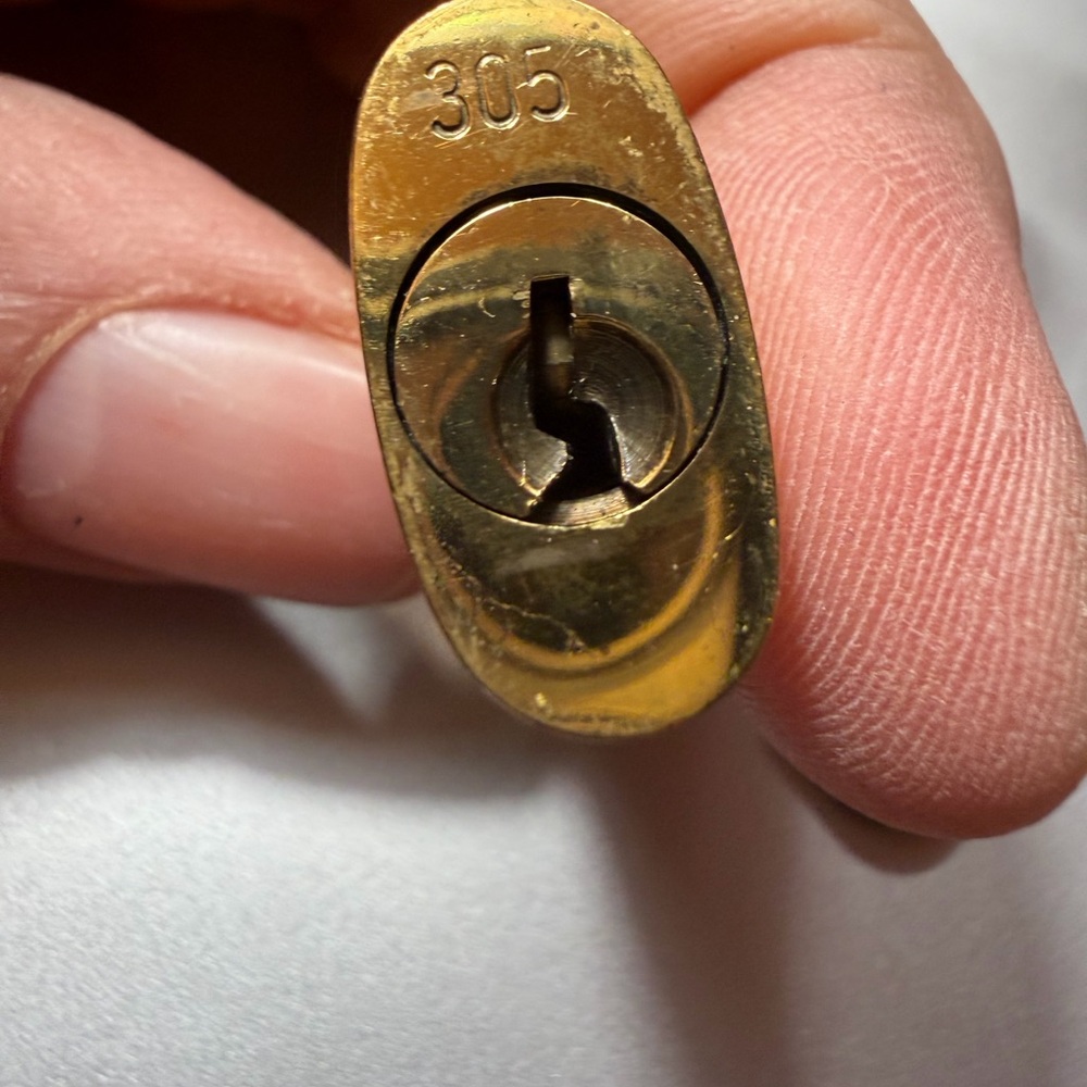Louis Vuitton Brass Padlock and Key - Gold Tone. #305 - Picture 4 of 5